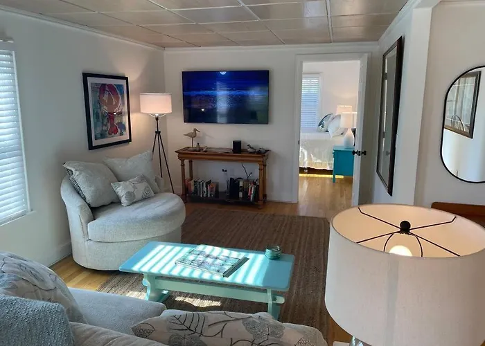Updated Historic Water St 2 Bdr, 2 Bath Apartment.