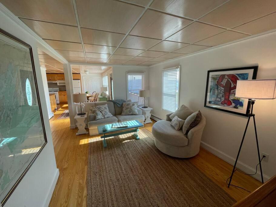 Apartment Updated Historic Water St 2 Bdr, 2 Bath Apartment. Eastport