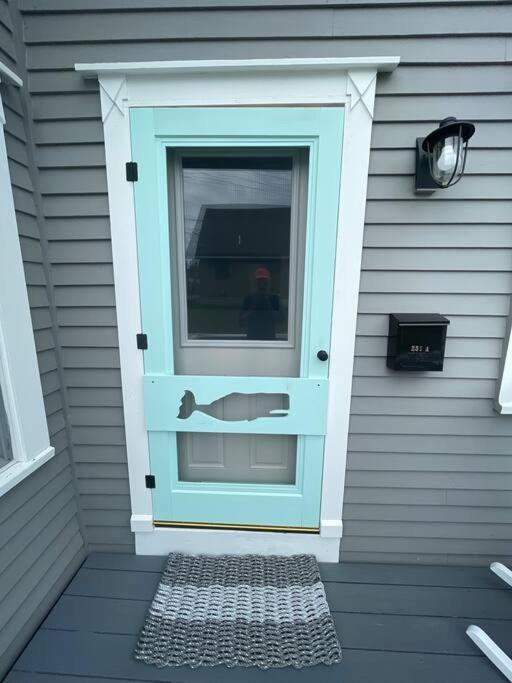 Apartment Updated Historic Water St 2 Bdr, 2 Bath Apartment. Eastport