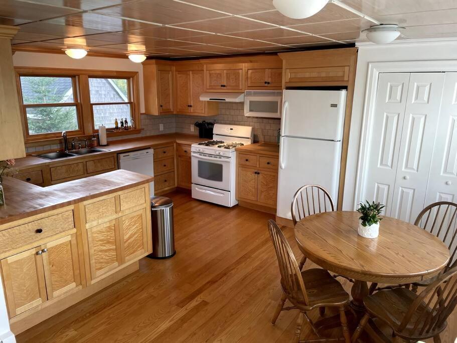 Updated Historic Water St 2 Bdr, 2 Bath Apartment. Eastport